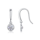 Fashionable S925 Sterling Silver Stud Earrings With Moissanite Diamonds